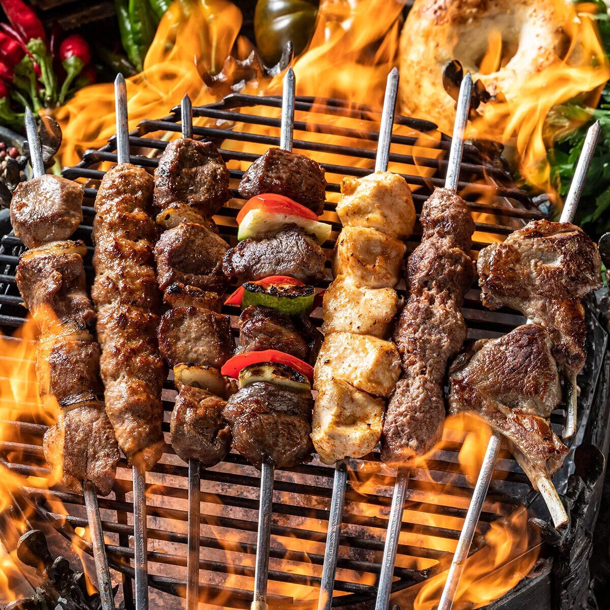 Шашлык с корочкой. Шашлык сток. Хоровац кебаб. Шашлык готовый. Самый вкусный шашлык на мангале.
