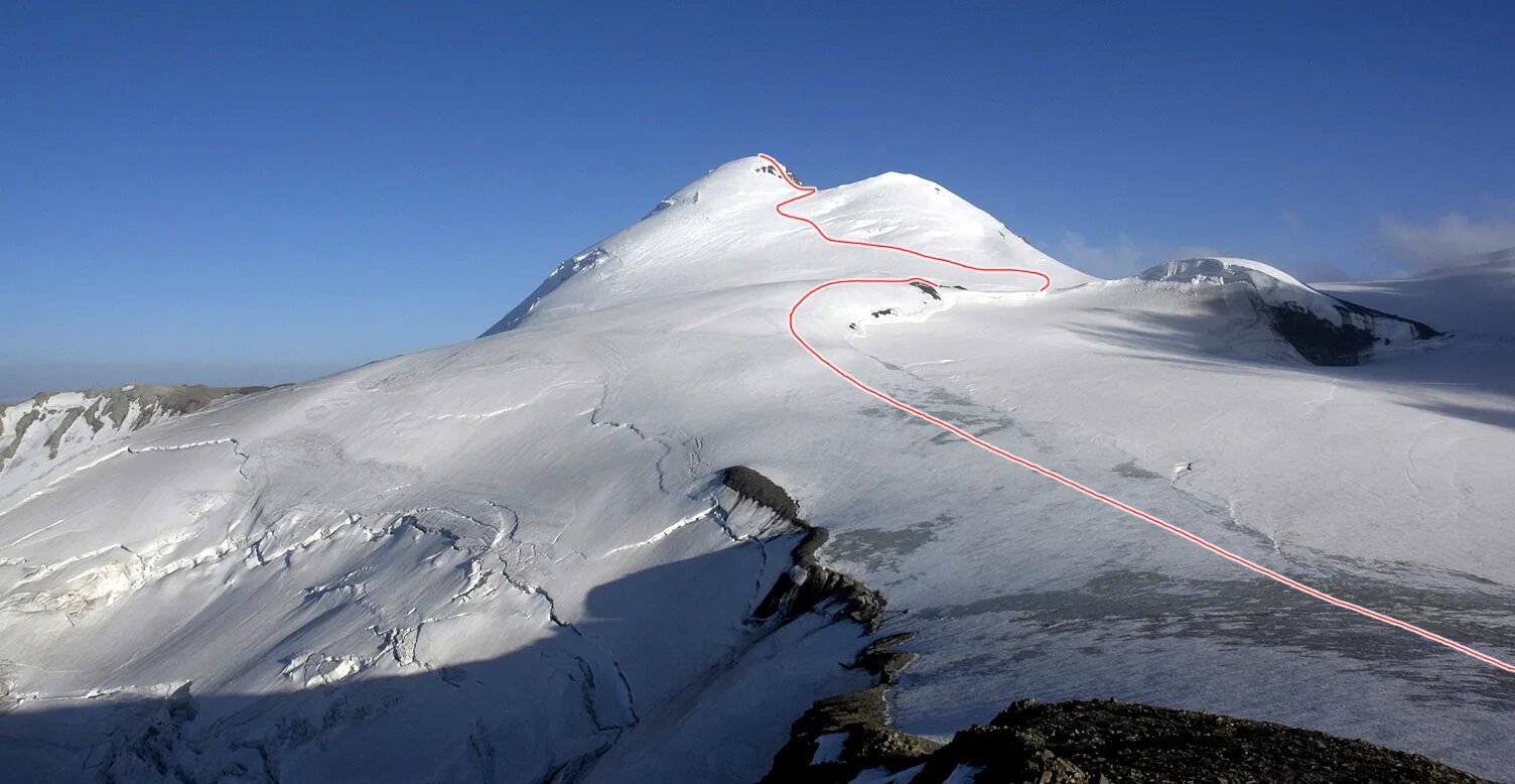 Эльбрус двуглавая вершина. Гора Эльбрус (5642 м) — высочайшая вершина России.