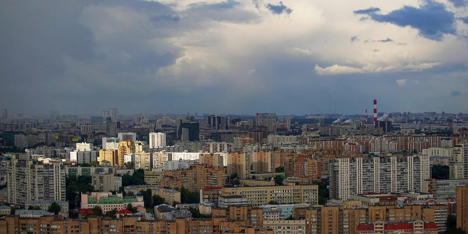 Ветер в москве деревья. Ветер над Москвой.