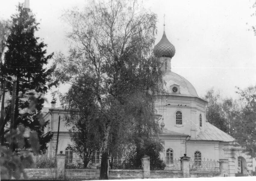 Храм александры и антонины кострома. Храм Александра и Антонины Кострома. Церковь в селище Кострома. Костромская область Церковь Антонины и. Селище Кострома Церковь до революции.