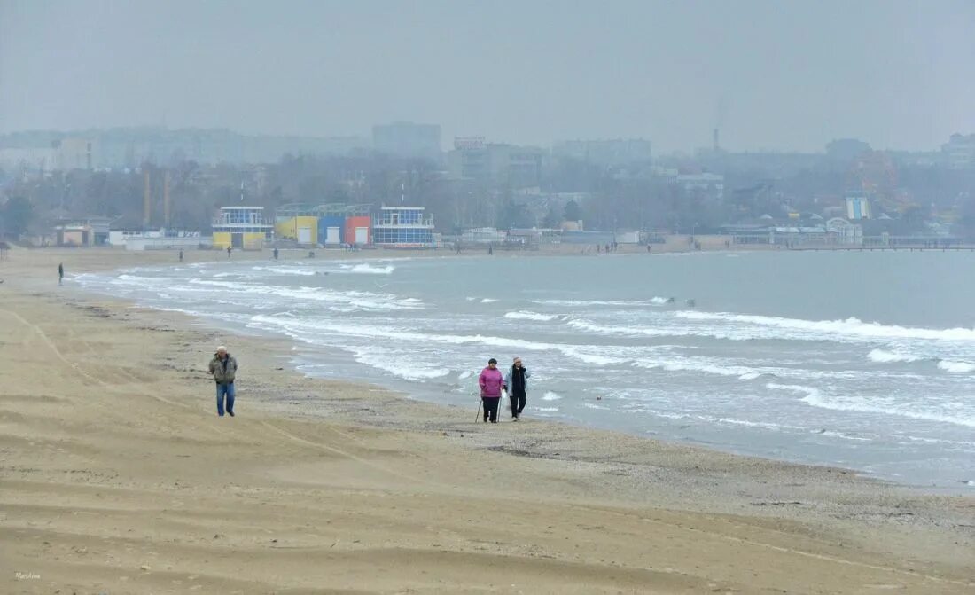 Погода анапа на неделю 14. Анапа в феврале. Анапа в конце февраля. Ветер в Анапе. Анапа в феврале фото.