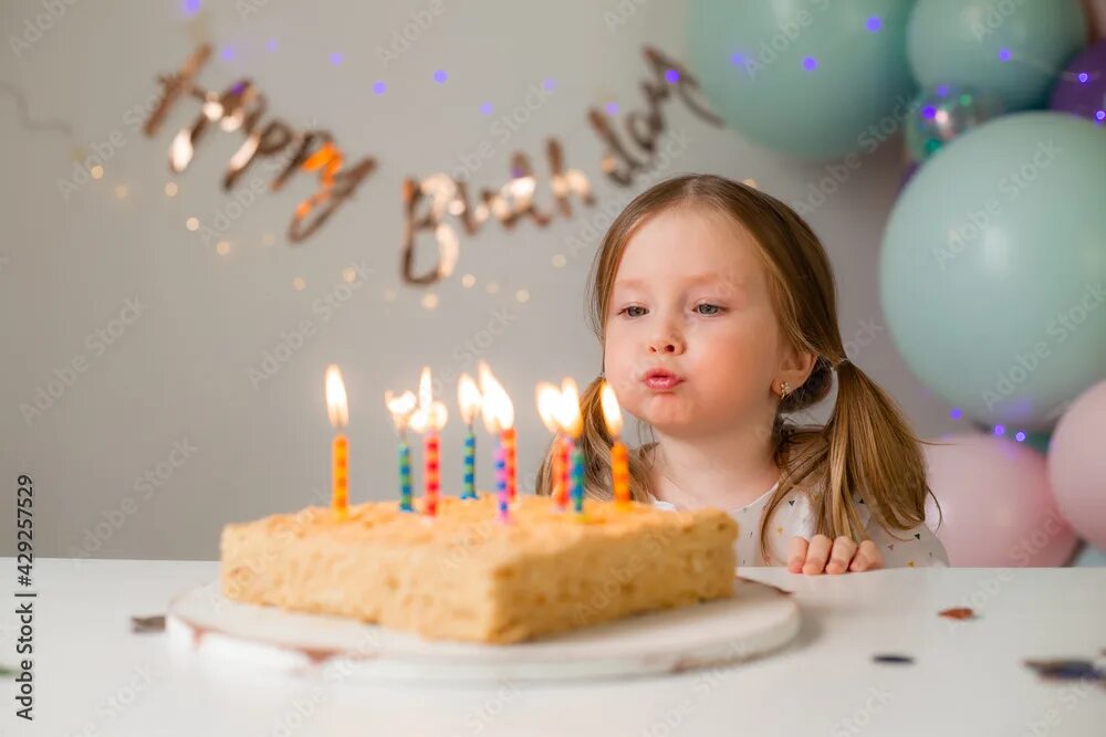 Blow out candles. Как обрадовать маму и папу. День рождения нины добрев. In her birthday. С днём рождения ребёнку.