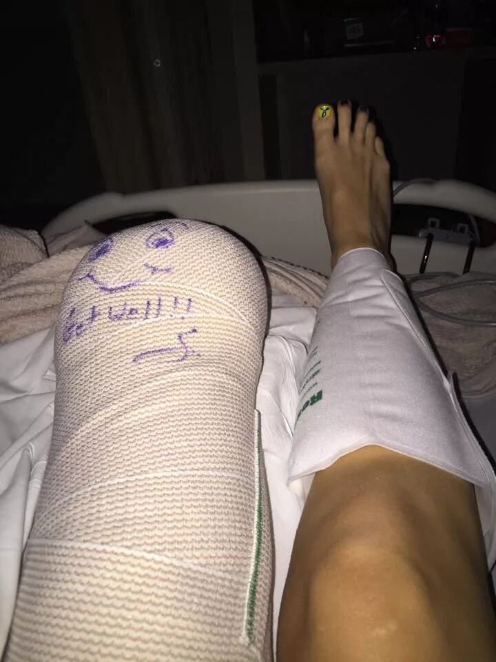 Девочка инвалид без ноги. Ник вуйчич плавает. Без рук без ног на брюхе. Зион кларк - борец с половиной тела. Без рук без ног на брюхе.