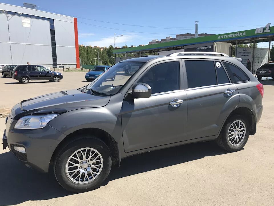 Купить лифан колеса. Lifan x60. Lifan x60 Стайлинг. Lifan x 60 на 16 дисках. Диски на Лифан Икс 60.