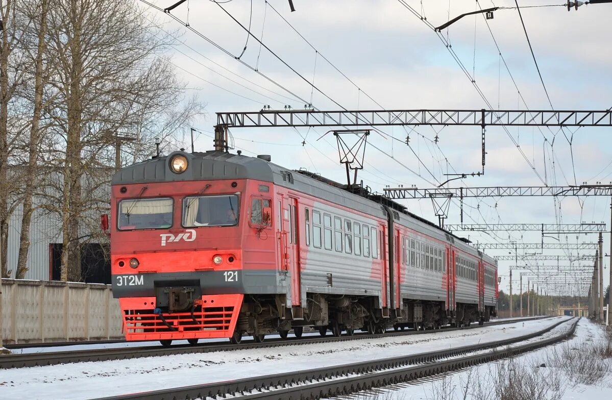 Вл82м-069 кабина. Расписание электричек лодейное поле санкт-петербург. Электричка волховстрой лодейное поле. Станция волховстрой 1 эт2м. Эт2м кушелевка.