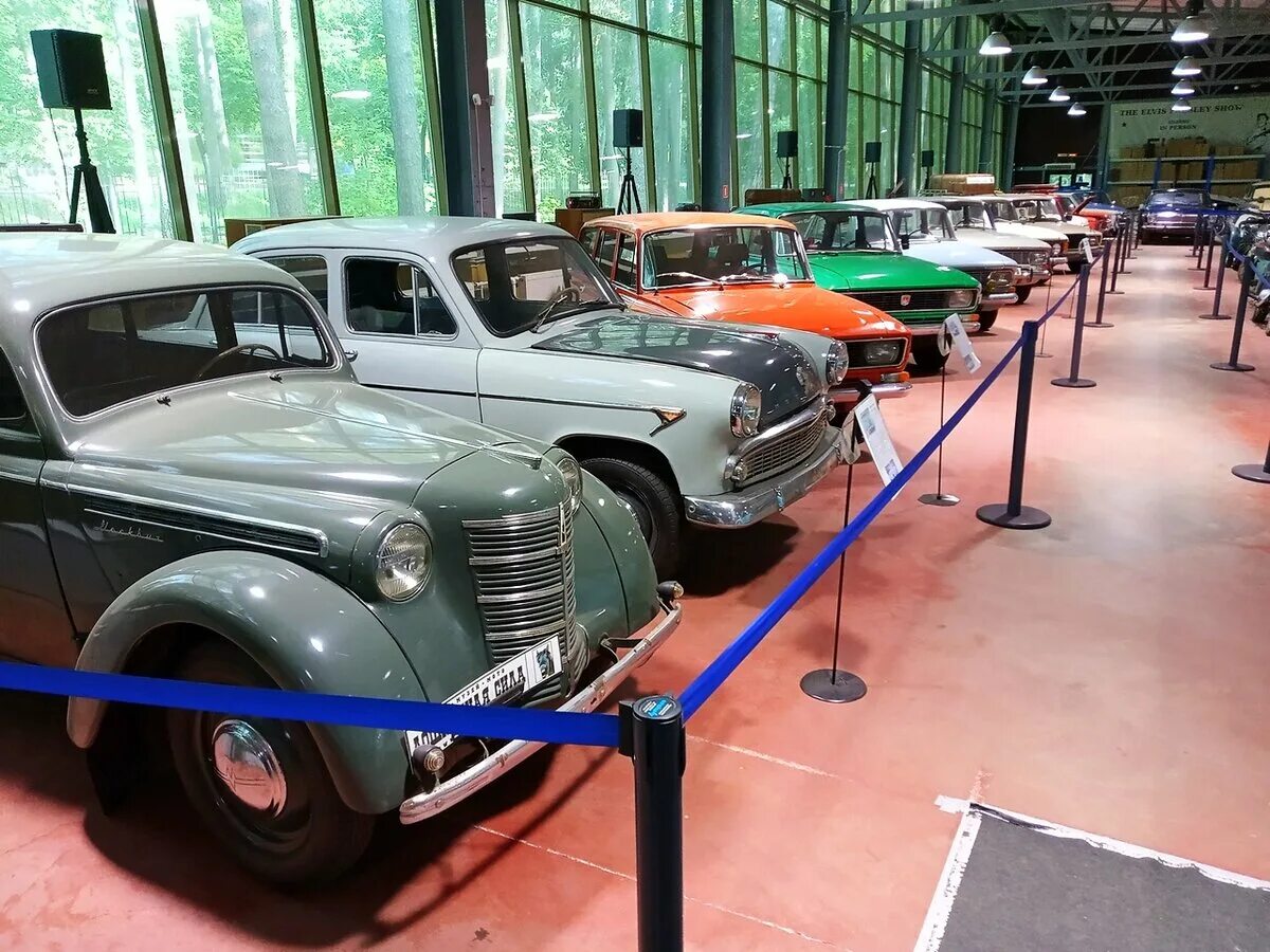 Музей ретро автомобилей в спб на конюшенной. Музей автомобилей в зеленогорске. Музей ретро-автомобилей и мотоциклов лошадиная сила зеленогорск. Музей лошадиная сила зеленогорск. Зеленогорский музей ретроавтомобилей.