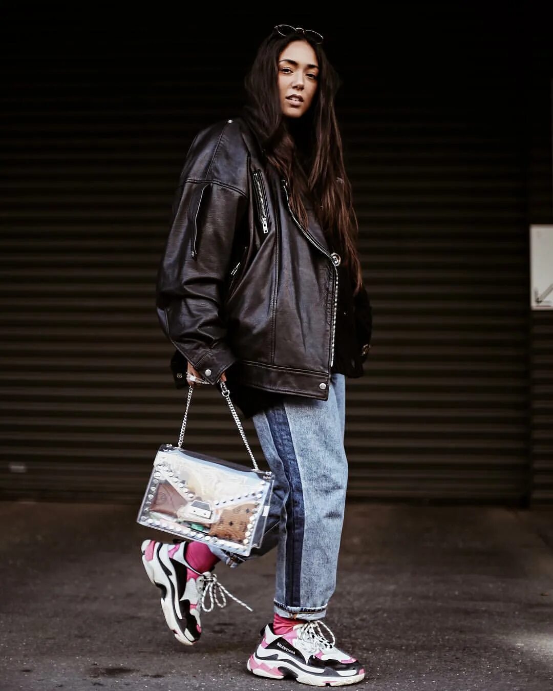 Кроссовки оверсайз. Повседневный образ. Puma suede street. Кроссовки оверсайз. Оверсайз 2022.