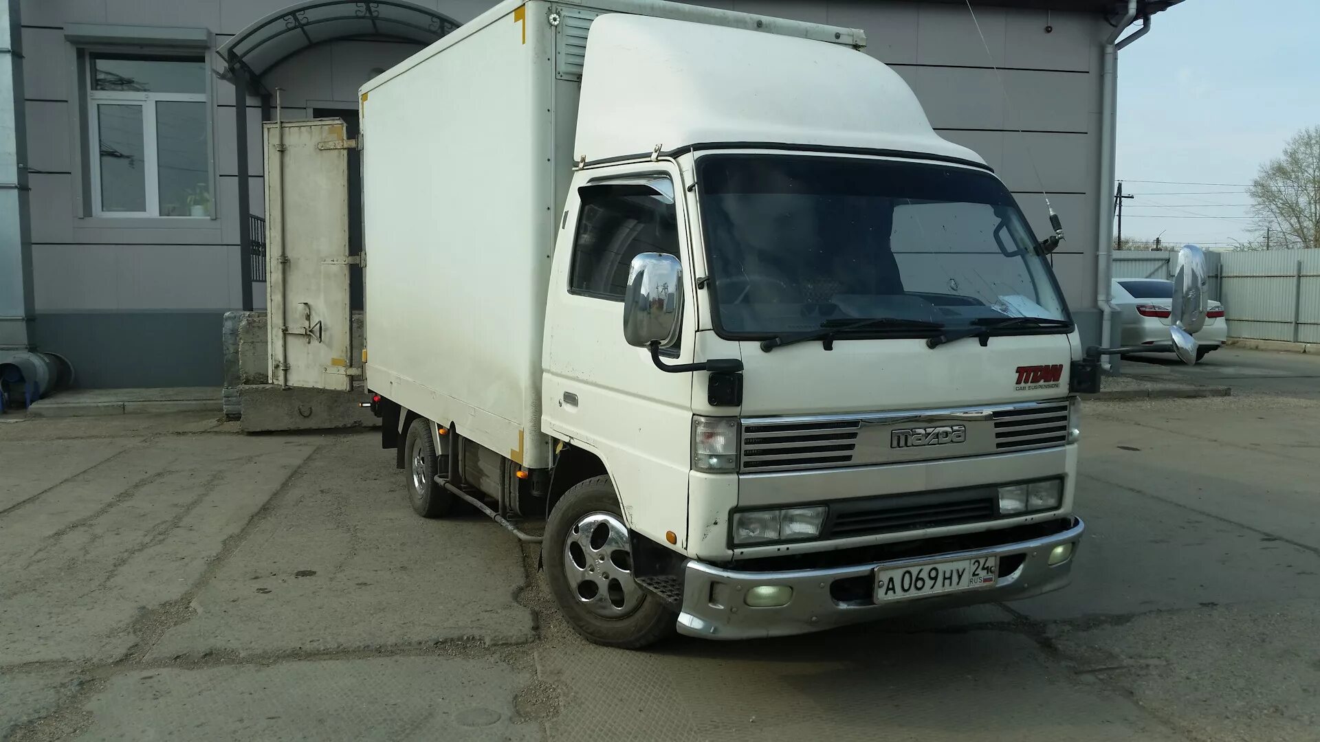 Mazda Titan 2003. Мазда Титан 1984-1999. Мазда 3 в Титане. Мазда Титан фургон 1995г. Mazda грузовики