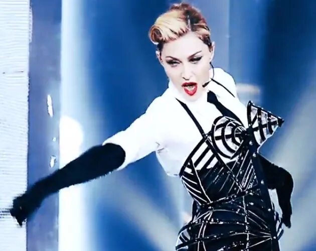 Madonna 90s. Мадонна вок. Madonna 1992 vogue. Мадонна вок. Мадонна вок.