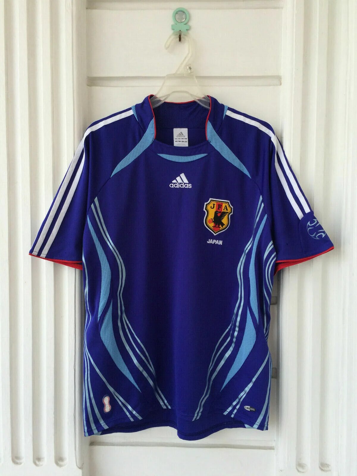 Adidas ереван. Adidas armenia. Adidas armenia. Armenian football forma. Армянские кроссовки адидас.