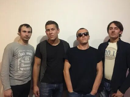 Красное яблоко группа