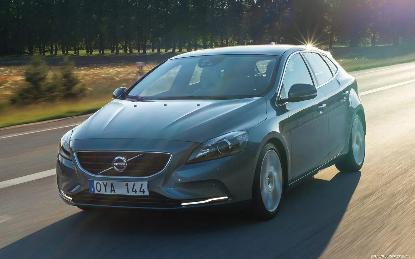 Машина Volvo v40. Volvo v40 t4. Volvo v40 (2012). Volvo 40. Купить машину с 40