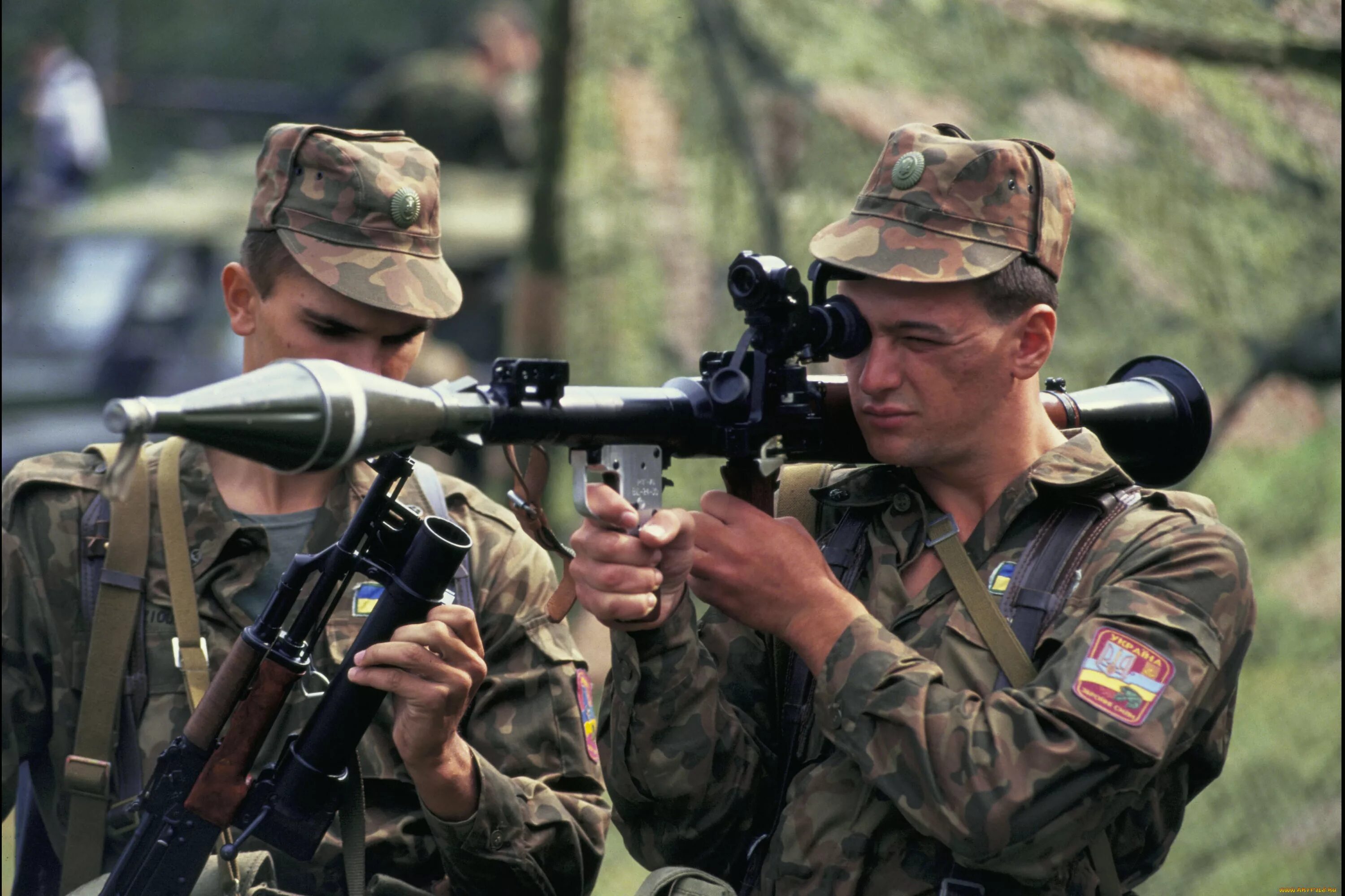 Современный солдат. Современный военный. Военный солдат. Военные картинки. Военные формы оружие