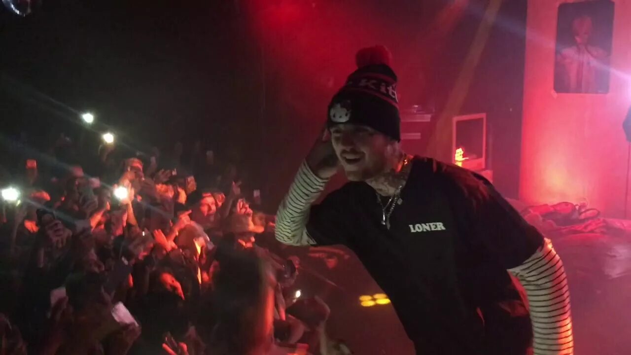 Save that lil. Lil peep концерт. lil peep live concert. лил пип save that. концерт shit.