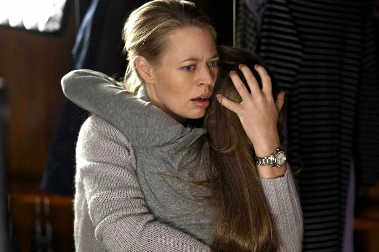 стены фильм 2010. стена с секретами фильм. Walls 2010. кадры из фильма стена. Walls 2010.