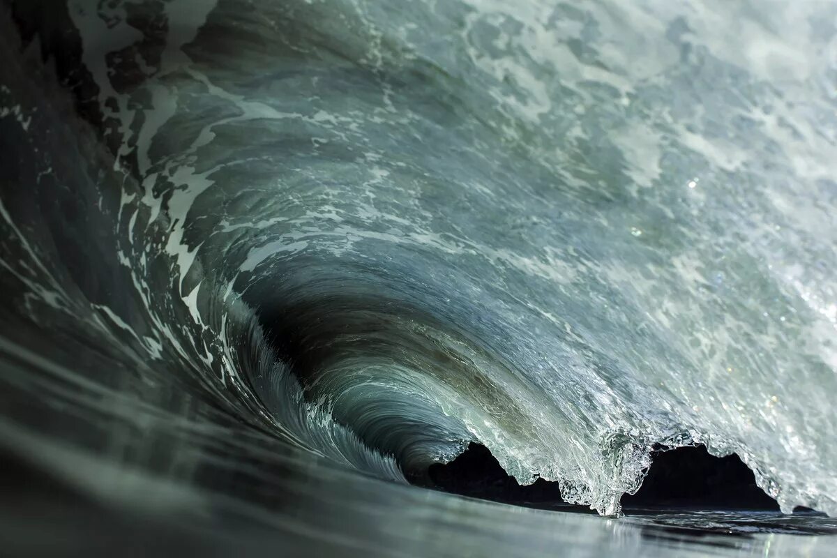 Кристаллическая волна. Гигантские волны. Волна вблизи. Волна ярости. Океан фото от фотографов.
