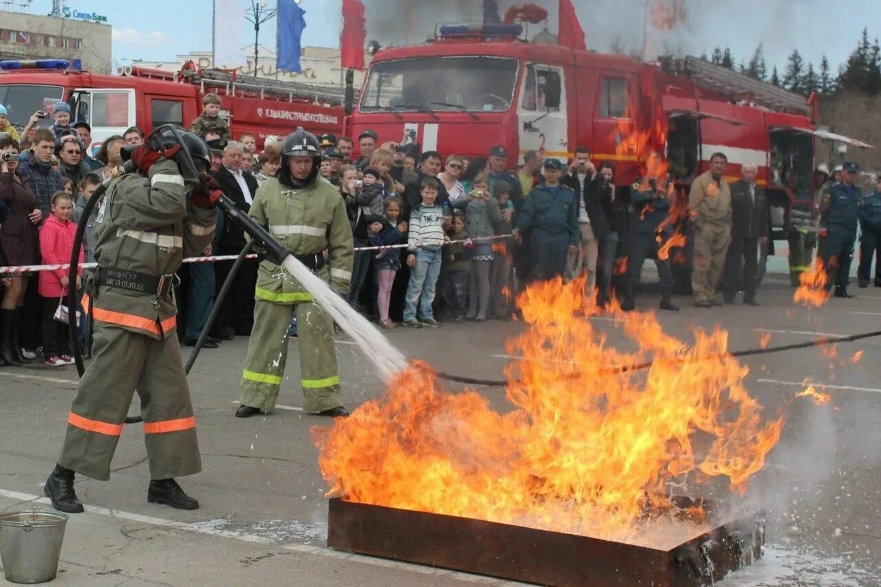 День пожарной охраны видео. 30 Апреля день пожарной охраны России. Пожарная охрана России 30 апреля. Празднование дня пожарной охраны. С днем пожарной охраны.