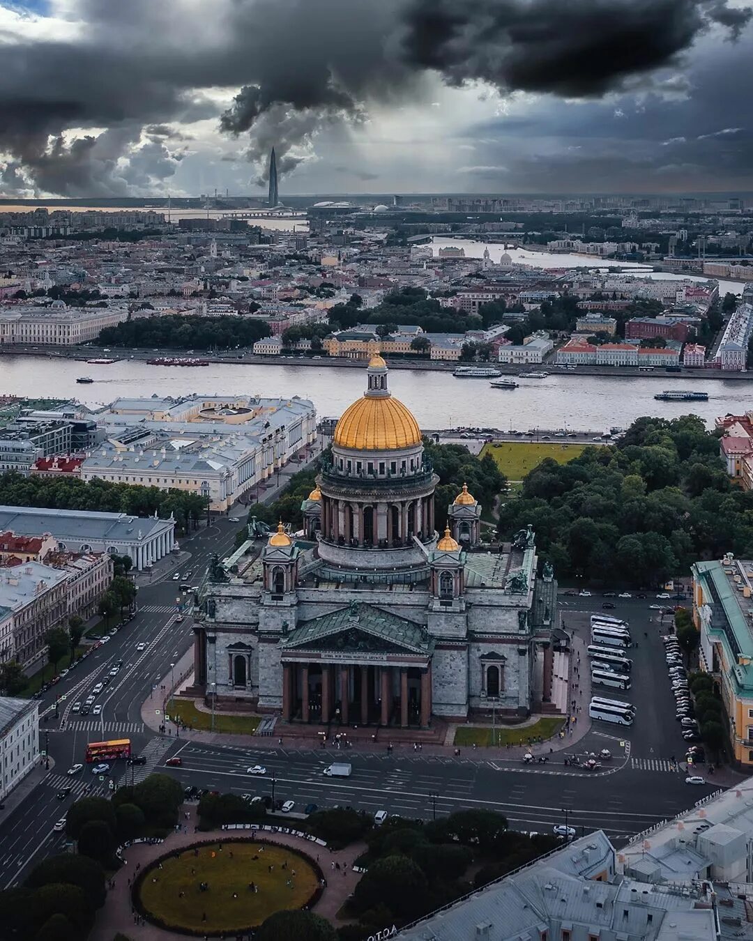 Исааковскийсобор в Санкт-Петербурге. Saint petersburg is russia