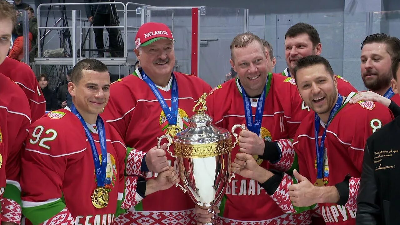 Хоккей команда. Команда лучших. Спортивная команда. Лукашенко хоккеист.
