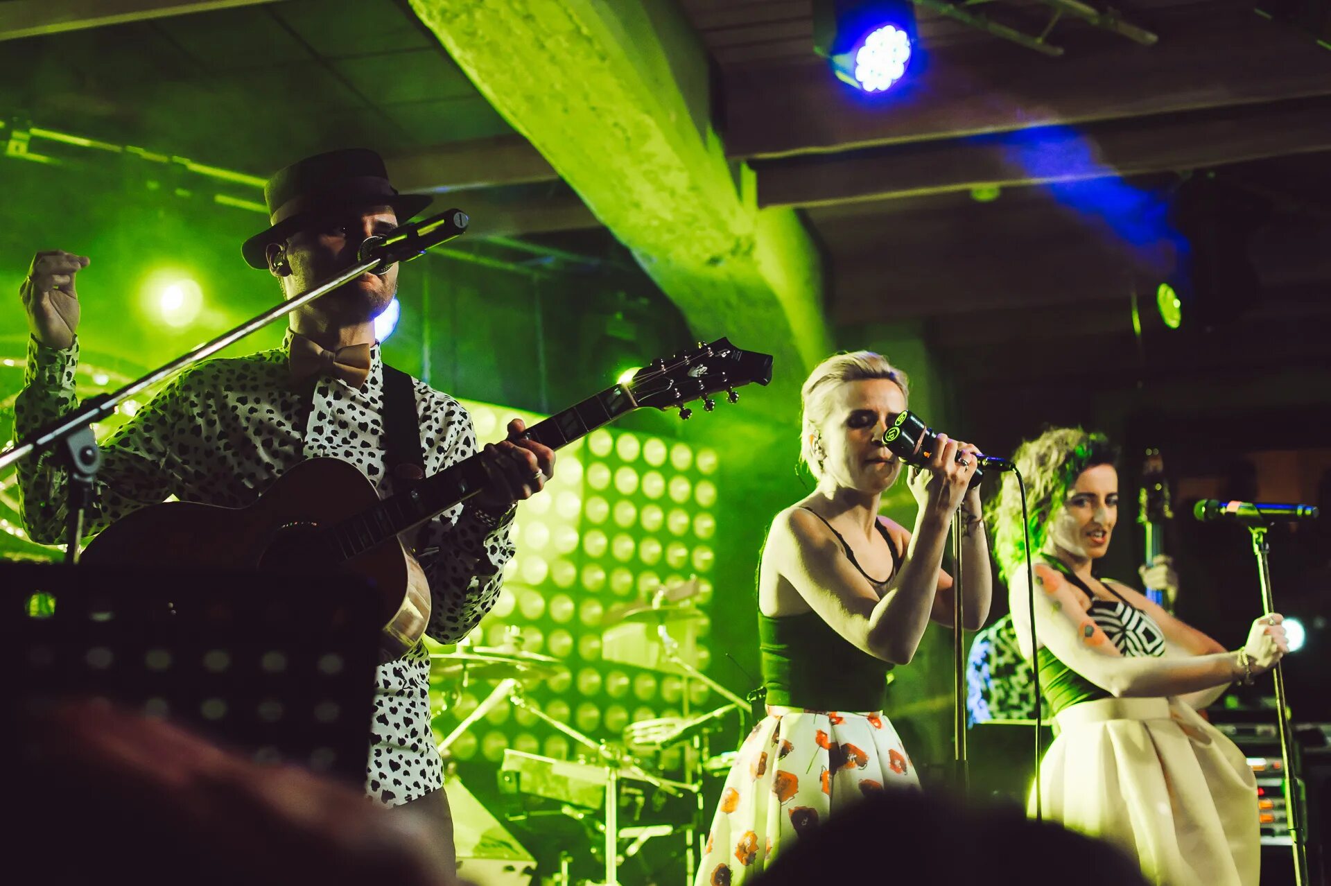 музыкальная группа фрукты. группа фрукты. группа фрукты вечерний ургант.