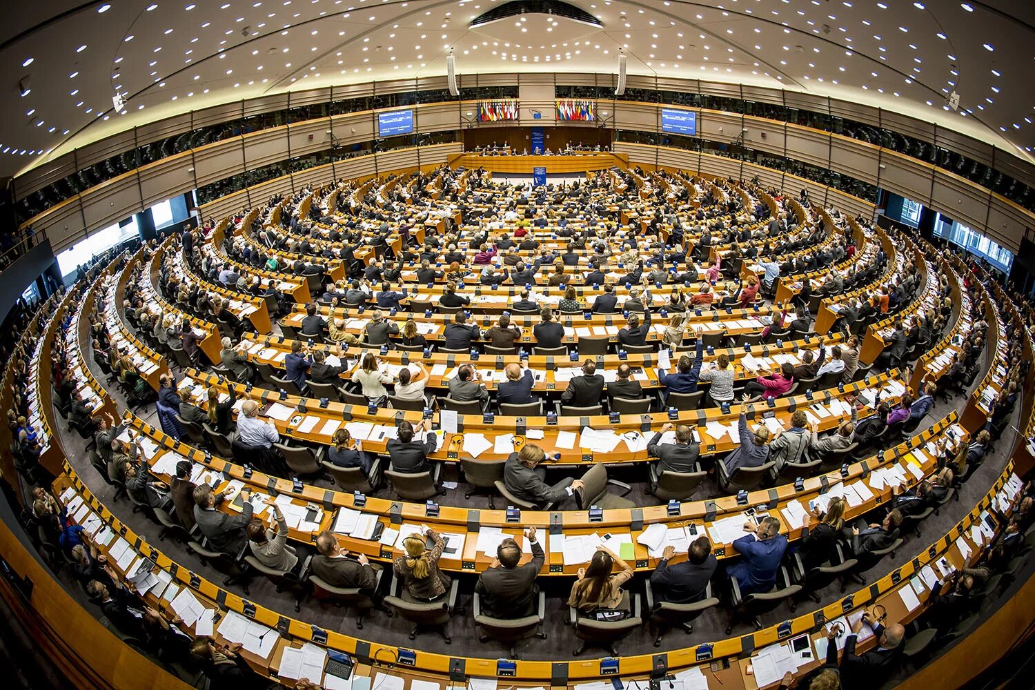 Парламент какой год. Европейский парламент Страсбург. Европейский совет Брюссель. Парламент ЕС. Европейский парламент и совет европейского Союза.