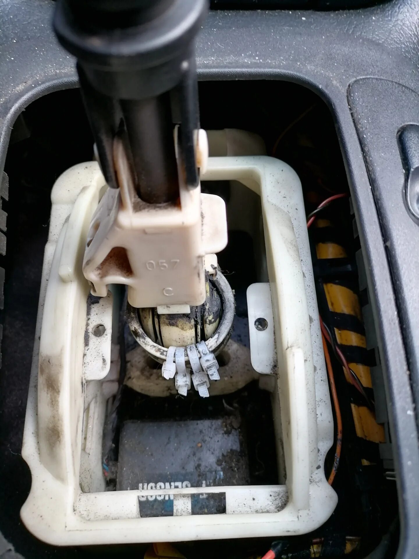 Ремонт кулисы рычага кпп. - Opel Astra G, 1,7 л, 1999 года своими руками DRIVE2