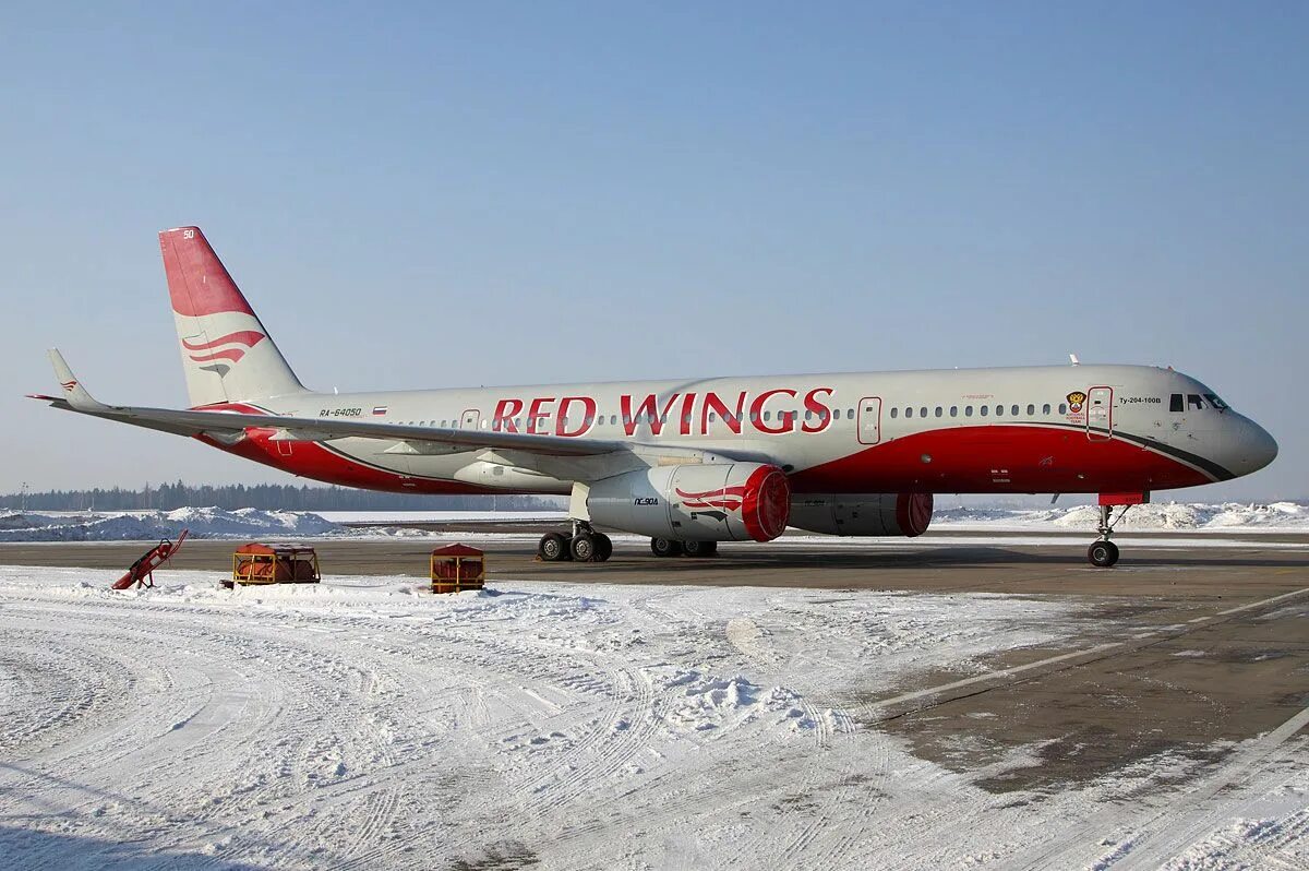 Ту 204 2024. Red wings tupolev tu 204. ту-204-100. ту-204214. ту-204 red wings.