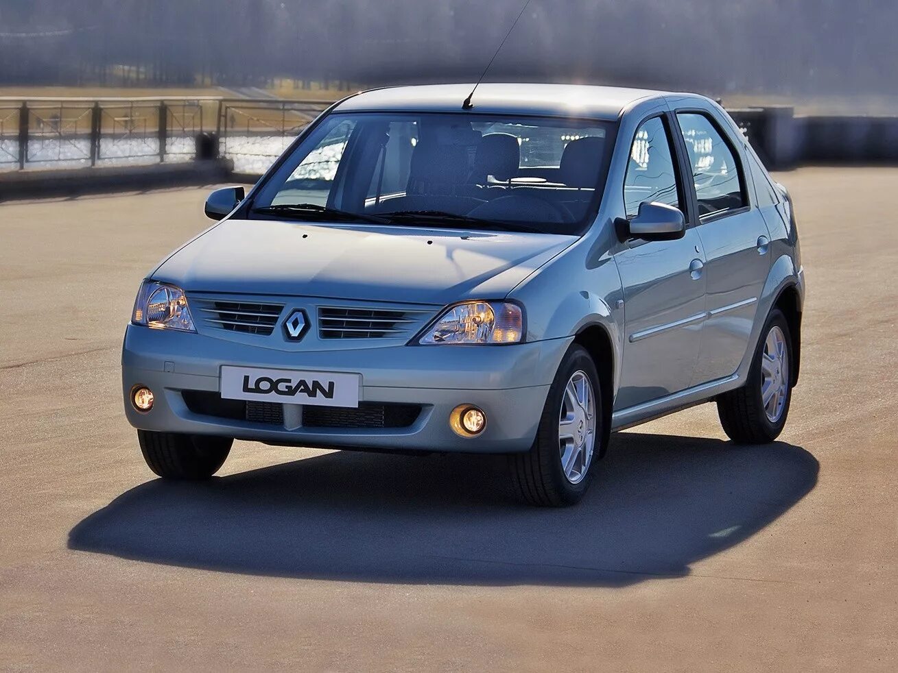 Авто рено логан фото цена RENAULT LOGAN Белый 2015 с пробегом 35 442 км. в Тринити в Ростове-на-Дону