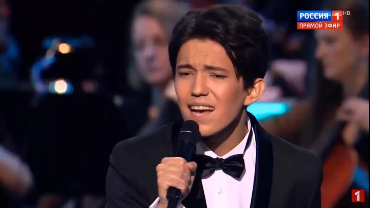 Димаш уставший. Димаш Кудайберген Кремль лебеди. Dimash Kudaibergen любовь. Димаш любовь уставших лебедей. Протеже крутого Димаш Кудайбергенов Игоря.