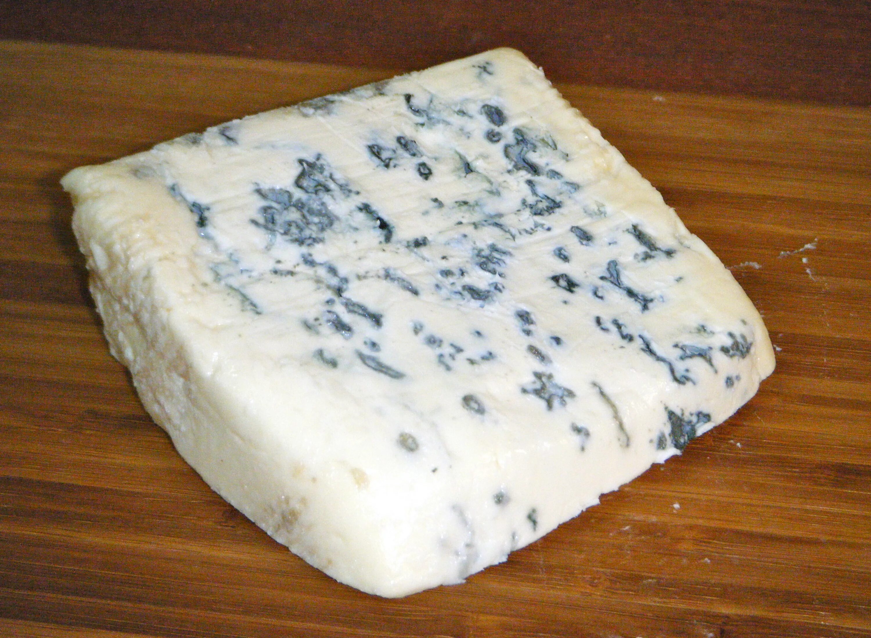 Сыр блю чиз. Голубой сыр Инсаго. Dark Blue Cheese. Сыр Ричард фото. Ice-o-later Blue Cheese.