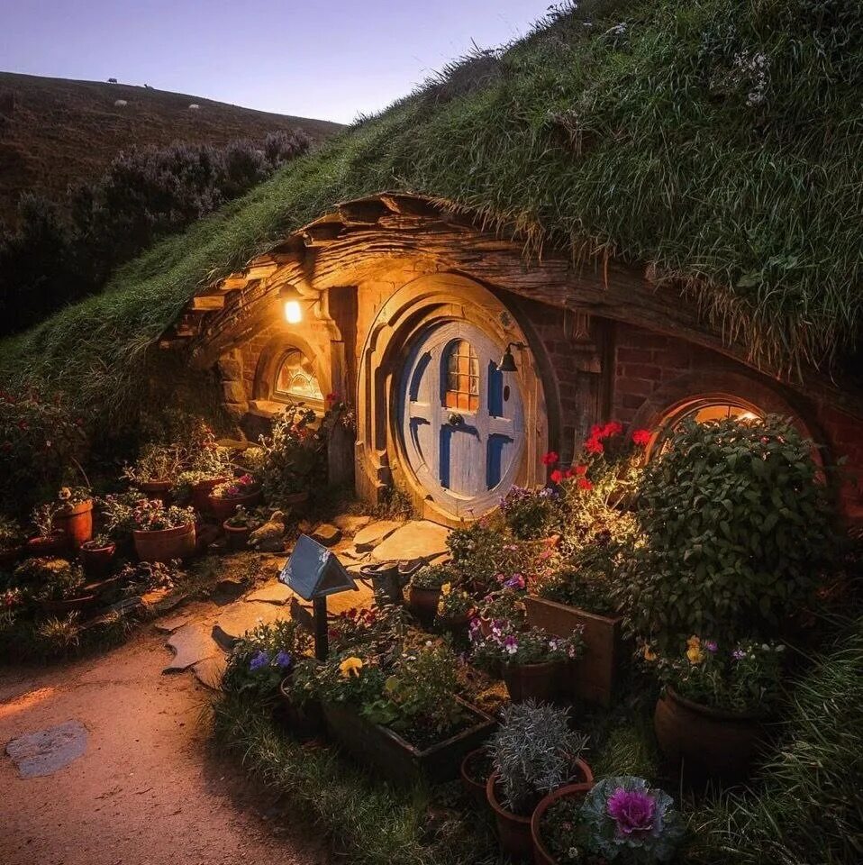 Новая зеландия хоббитон отель. Город хоббитов в новой зеландии. Где жил хоббит. Новая зеландия хоббитон дом бильбо. Деревня хоббитов - хоббитон, новая зеландия.