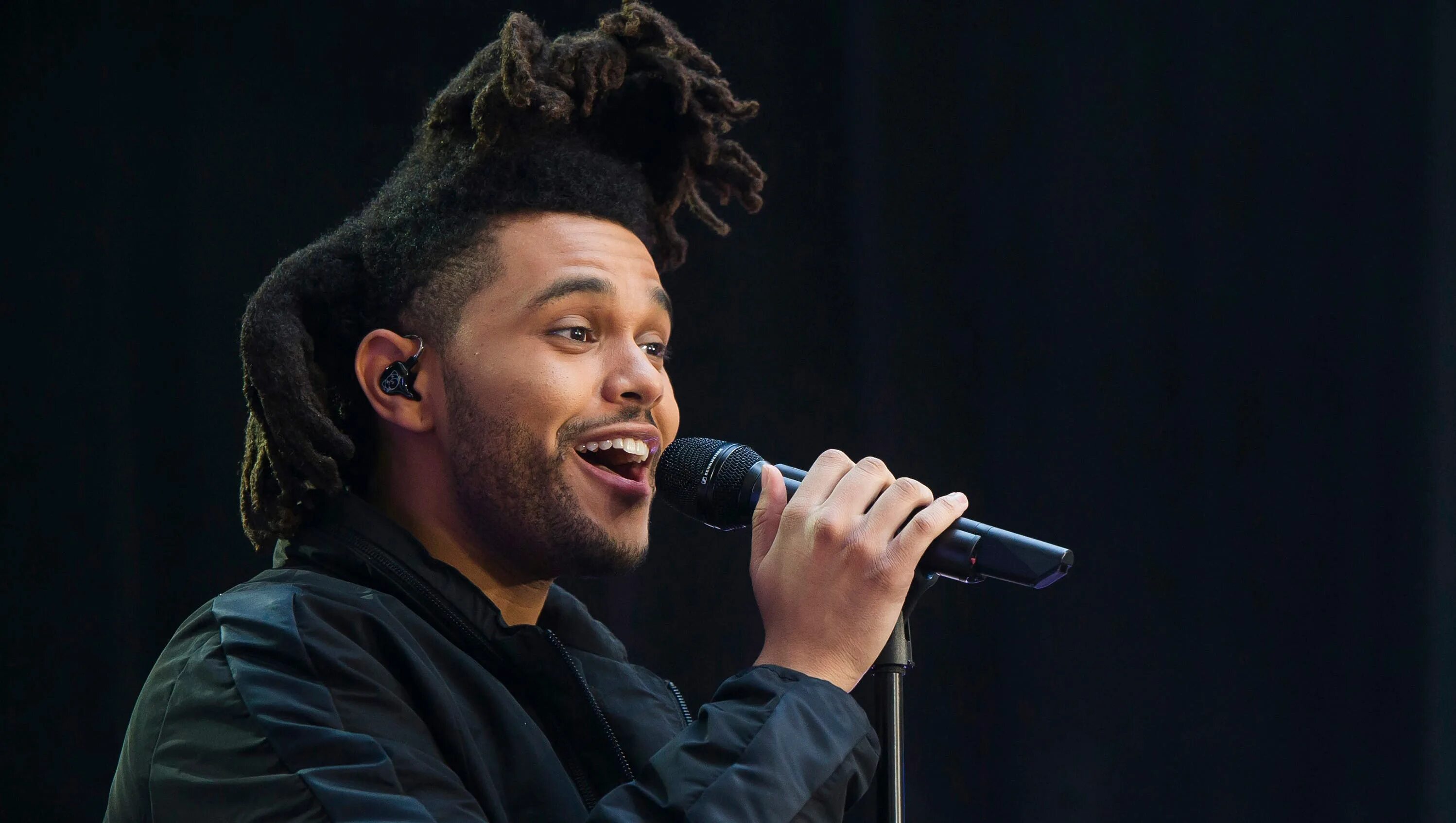 Элвис пресли. Музыкант the weeknd. Эйбел макконен тесфайе. Слушать американские певцы. The weeknd (абель тесфайе).