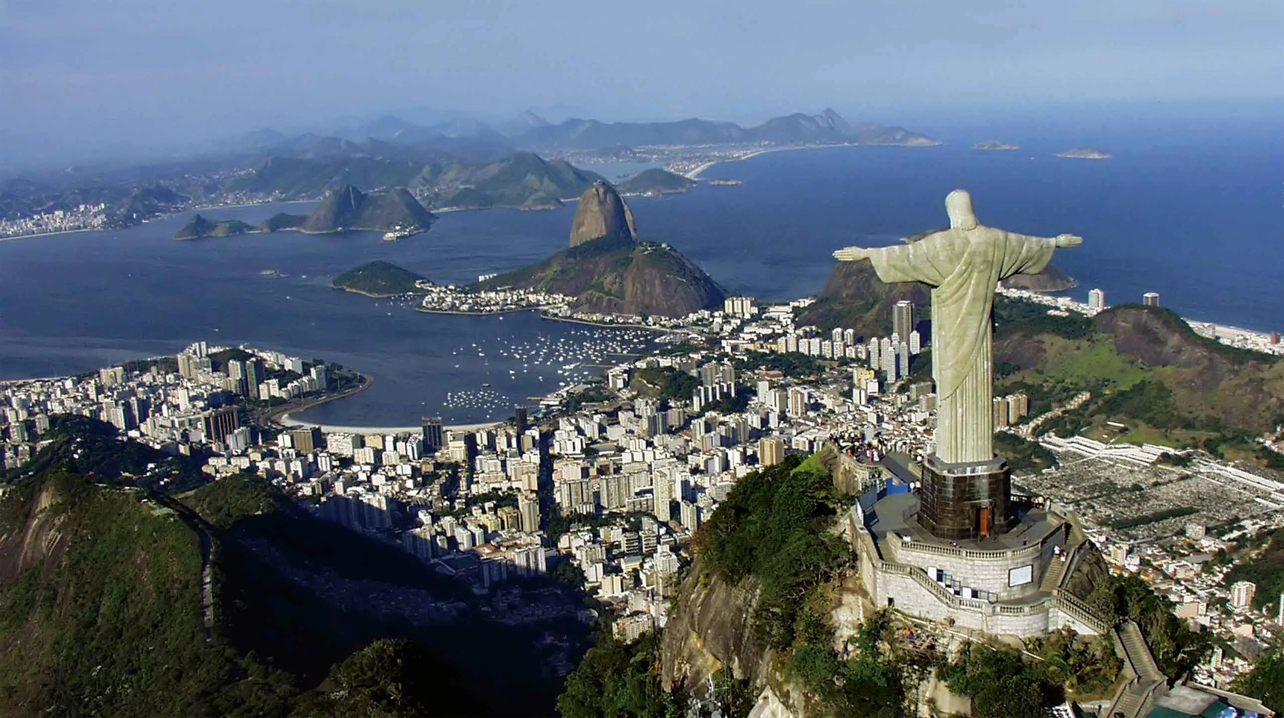 Латинская америка время. Статуя Христа-Искупителя Бразилия. Рио-де-Жанейро (город в Бразилии). Южная Америка Рио де Жанейро. Бразилия Рио дажанейро.