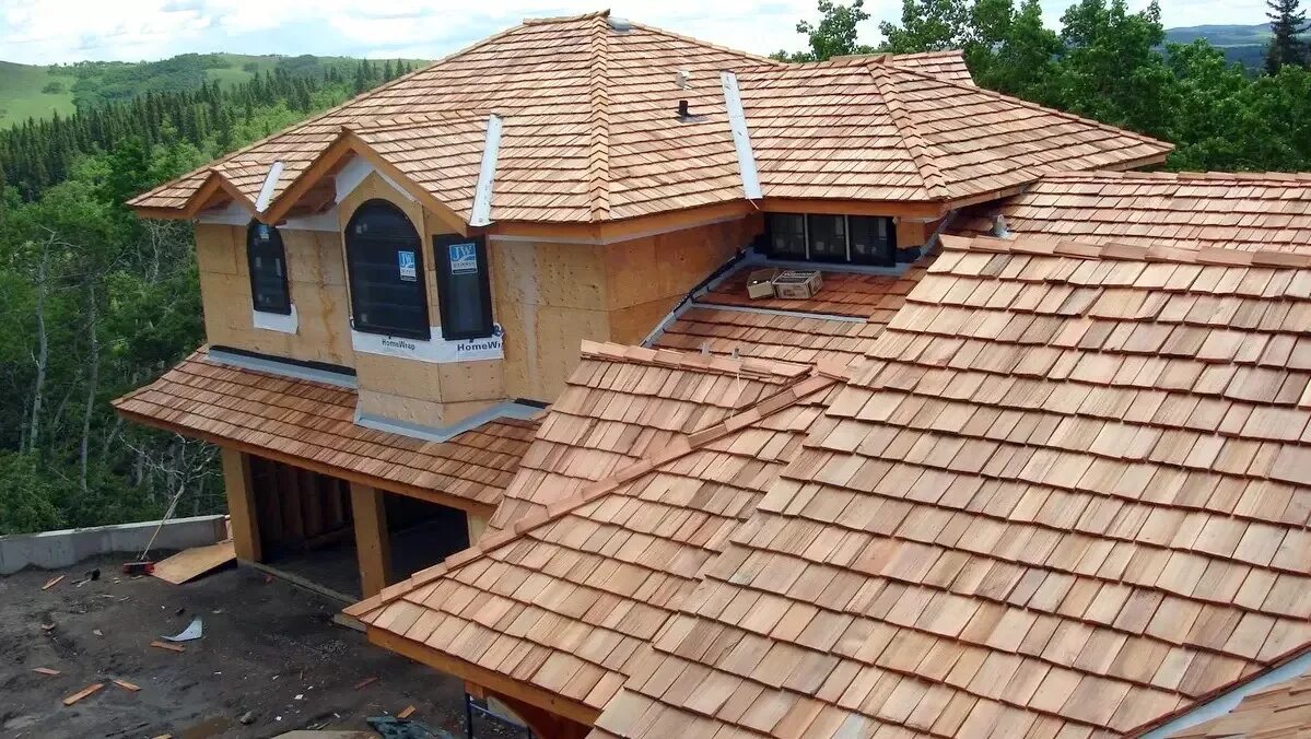 Metal roofs are not more likely to be struck by lightening than other roofs. Lig
