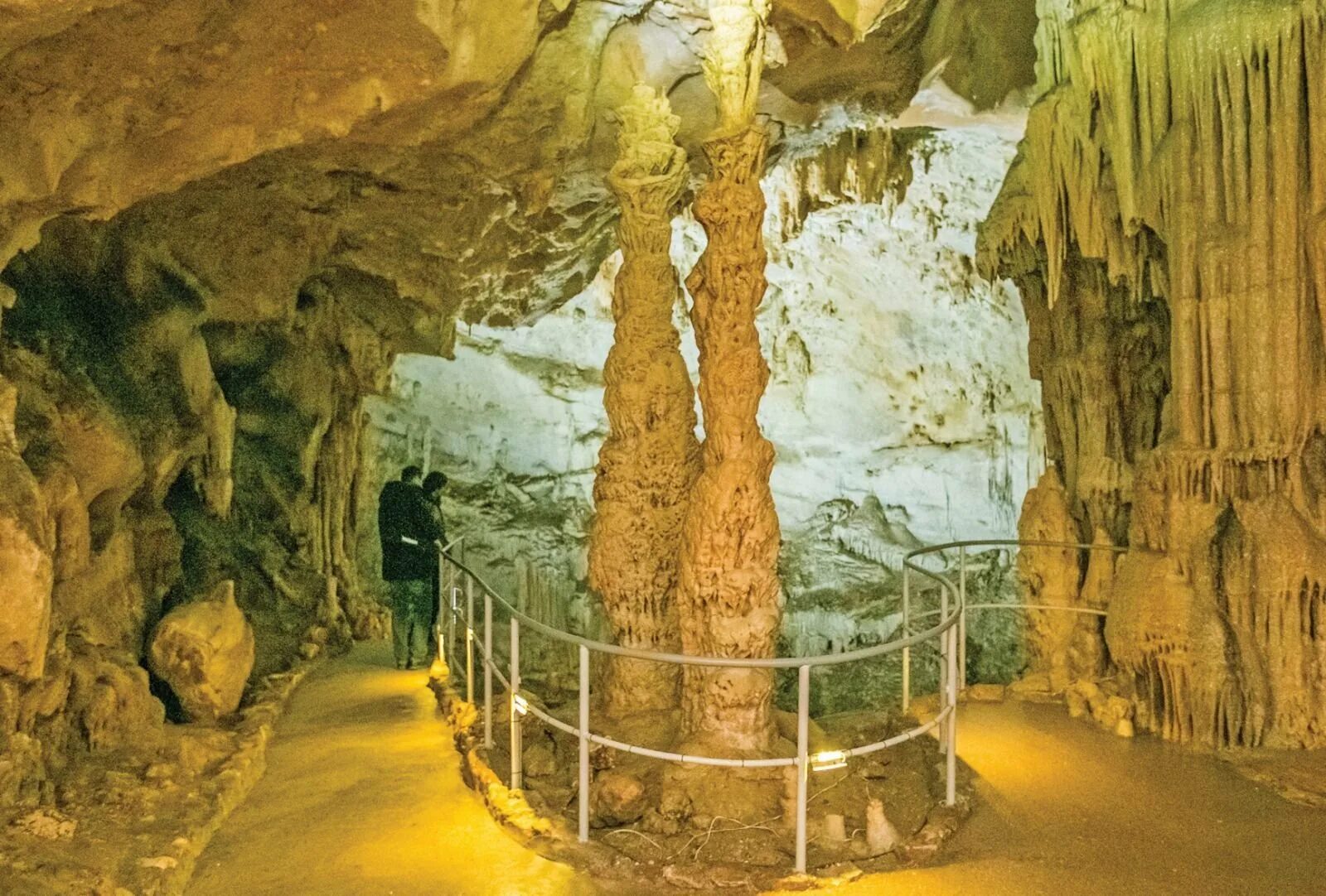 Пещера Эмине-Баир-Хосар (Мамонтовая) в Крыму: как добраться, фото, описание