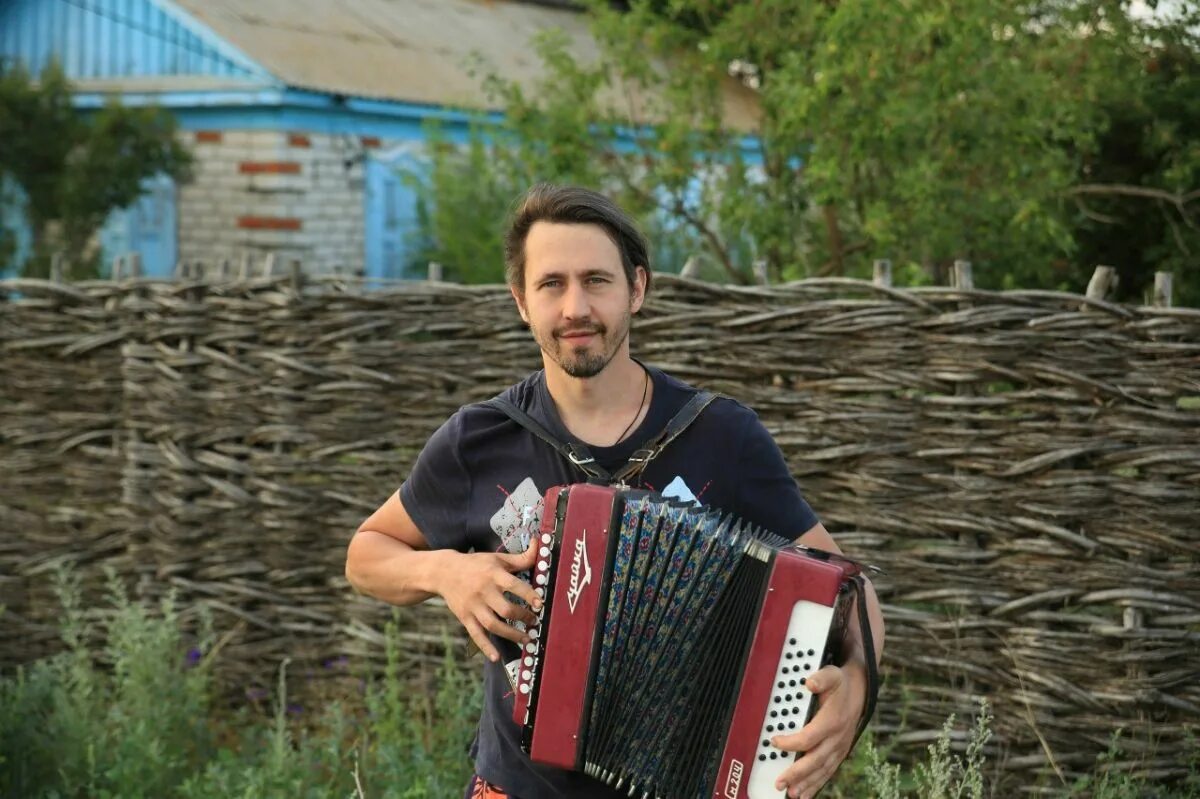 Песни жаздаурена слушать все. Айдамир мугу. Айдамир хизирович мугу. Жаздаурен как выглядит. Песни жаздаурена слушать все.