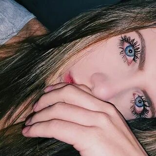 18 глазами девушки