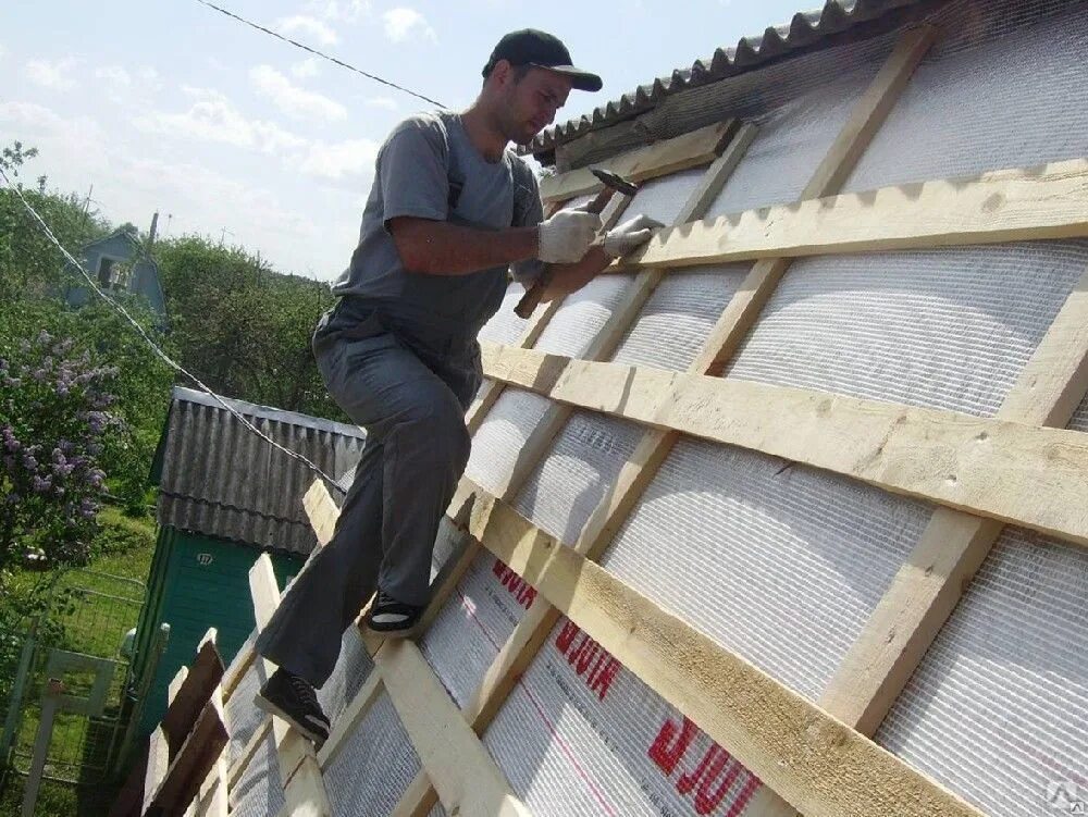 Установка обрешетки. Контробрешетка кровли. Обрешетка вальмовой крыши. Установка обрешетки. Обрешетка контробрешетка кровли.