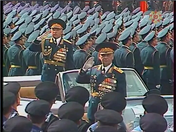 барабанщицы на красной площади. горбачев на параде победы 1995. парад 1985 год. горбачев на параде победы 1985.