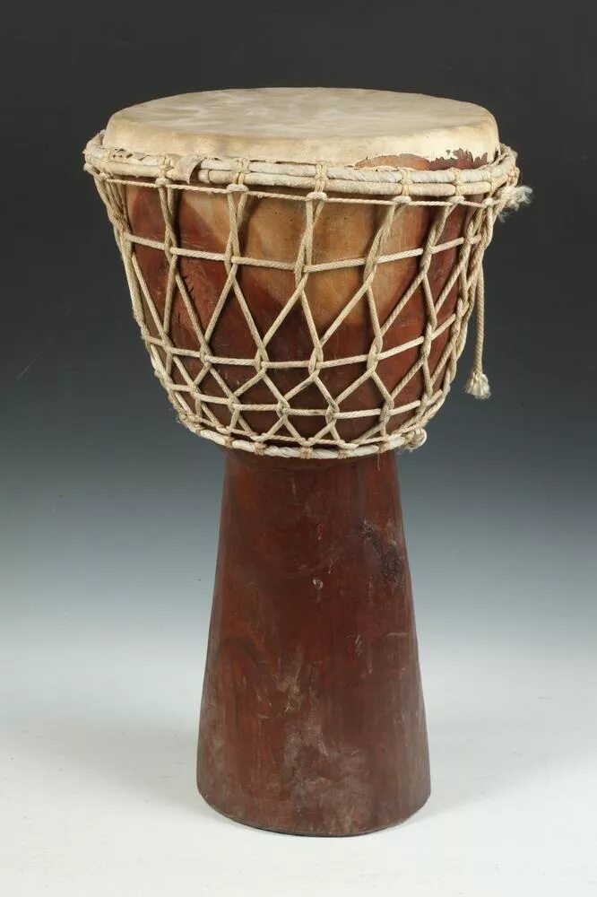 Якутские барабаны. Добун барабанщики саха политехнического лицея. Деревянный барабан музыкальный инструмент. Якутский барабан. Бубен ударный музыкальный инструмент ударные.