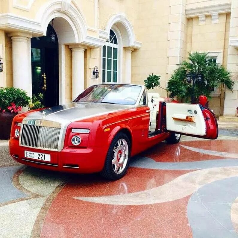 реклама дорогого автомобиля. налог на роскошные авто. машина роскошь. налог на роскошь!. люксовые авто.