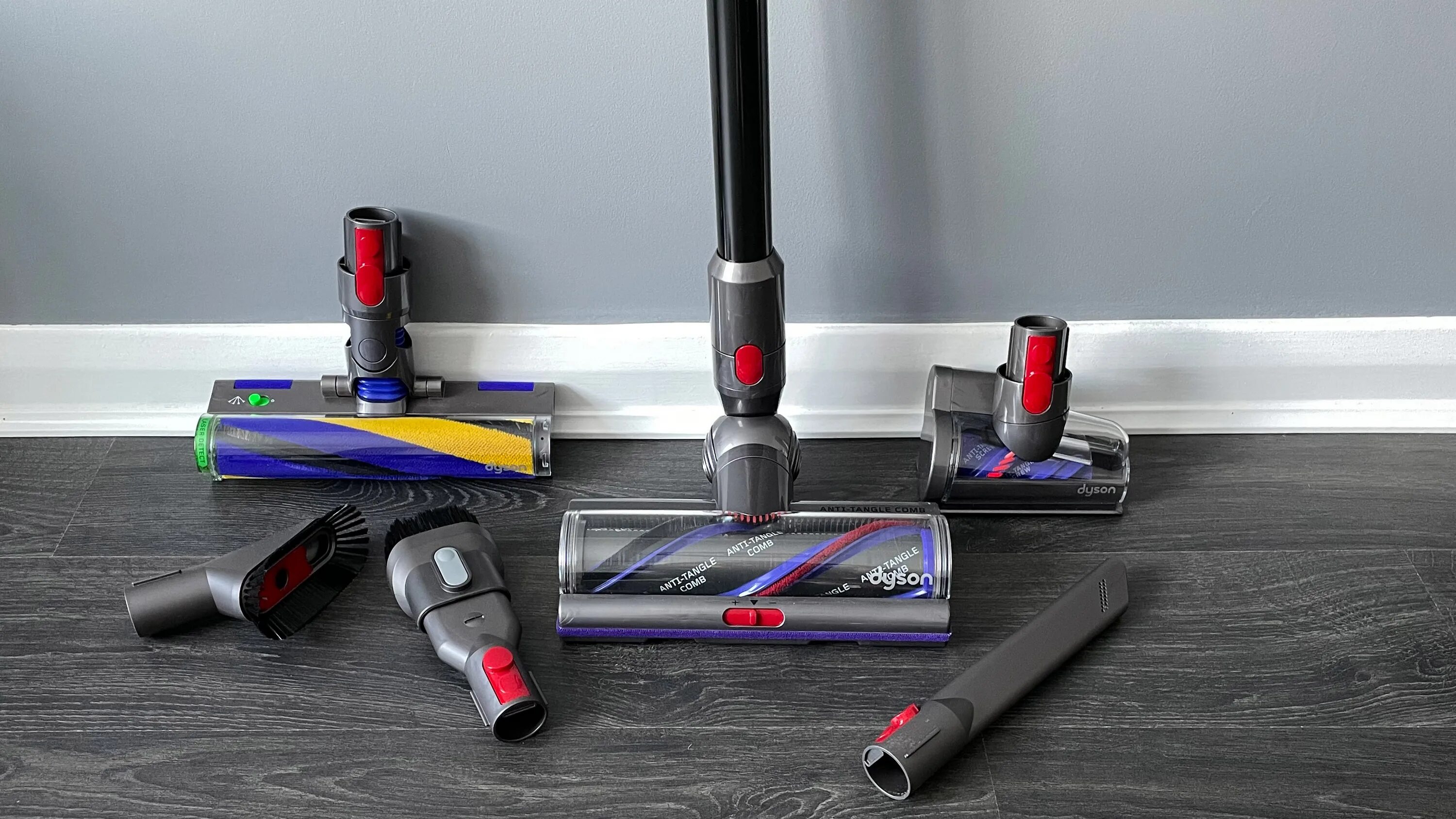 Dyson v15 absolute. Пылесос Dyson v15 detect absolute. Дайсон пылесос v15. Дайсон v15 detect absolute. Дайсон v 15