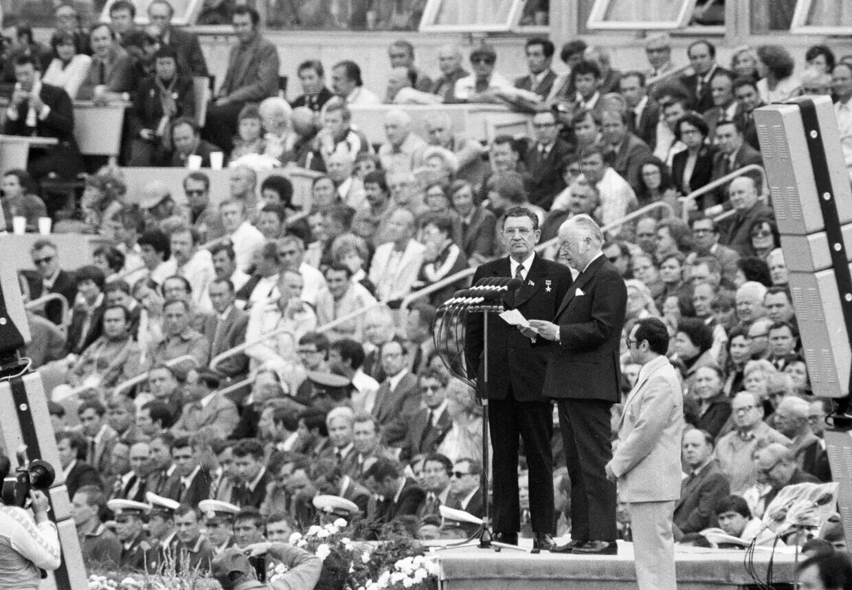 Олимпийские игры в СССР 1980. Открытие олимпиады-80 в «Лужниках». Церемония открытия олимпиады 80.