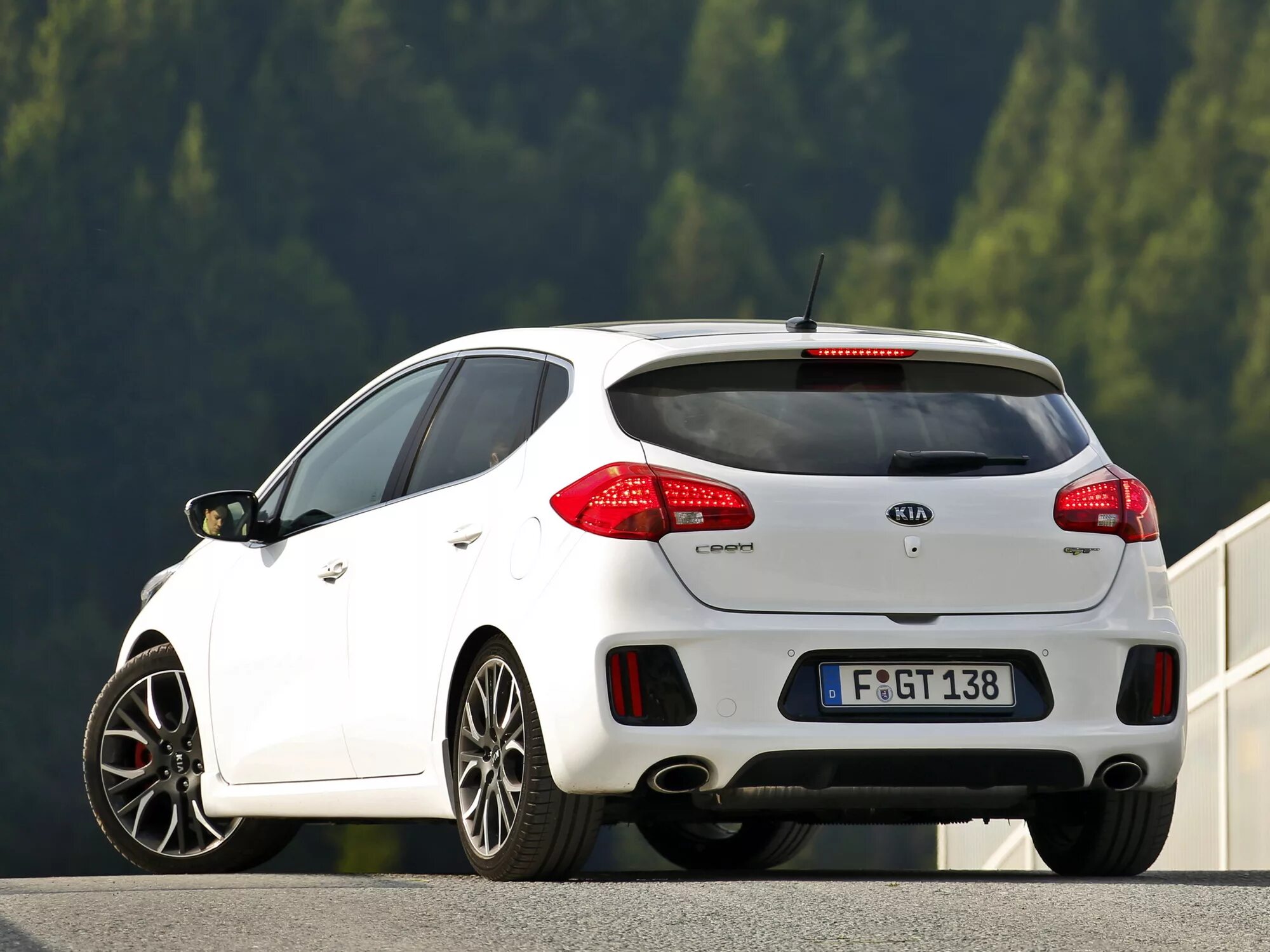 Киа сид 2014 г. Kia Ceed gt 2014. Kia Ceed 2014 хэтчбек. Kia cee'd gt 2013. Ceed gt 2013.