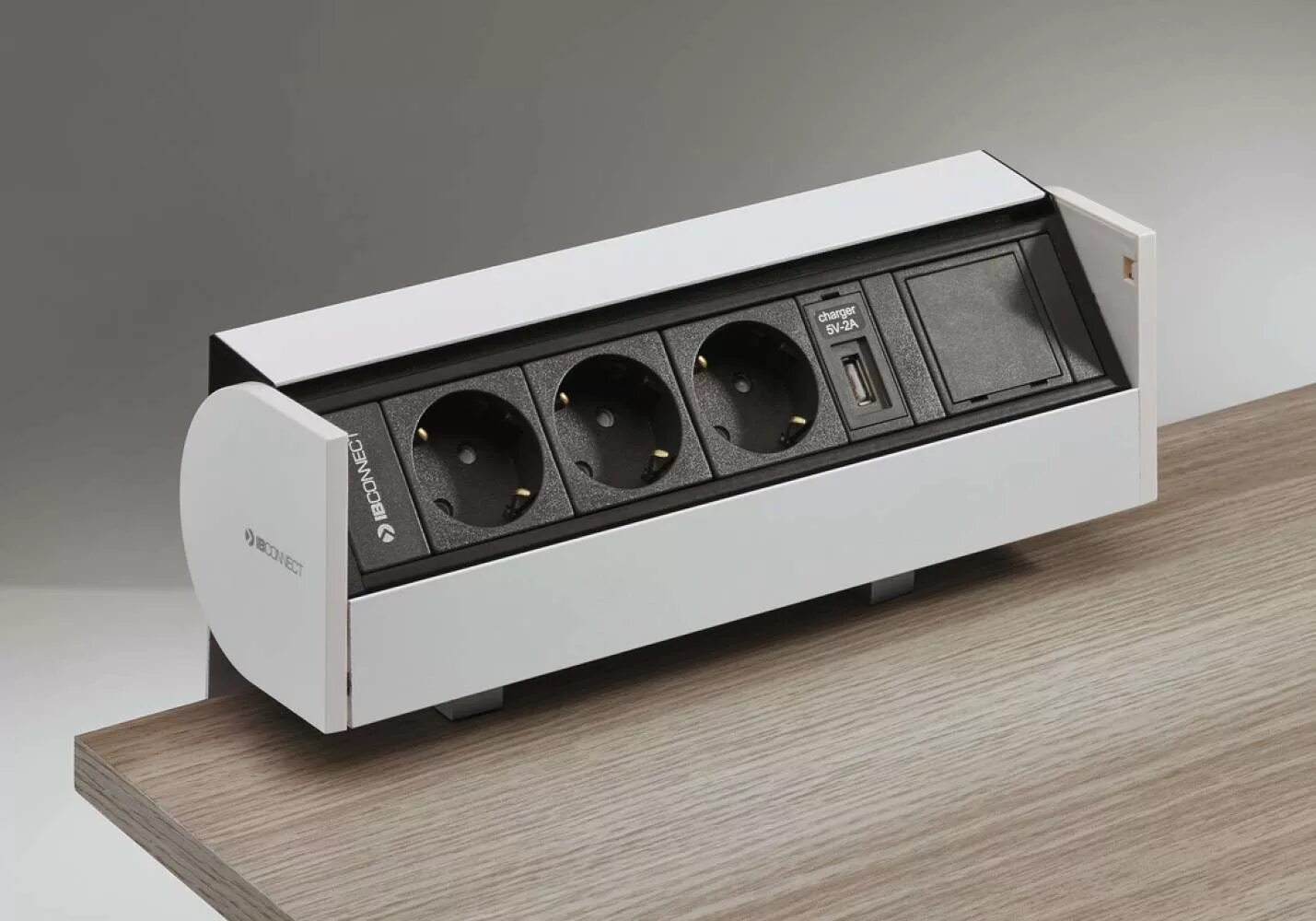 Выдвижной розеточный блок evoline. Розетка с usb портом legrand. Блок розеток c usb. A-socket. Блок розеточный rj 45 на три.