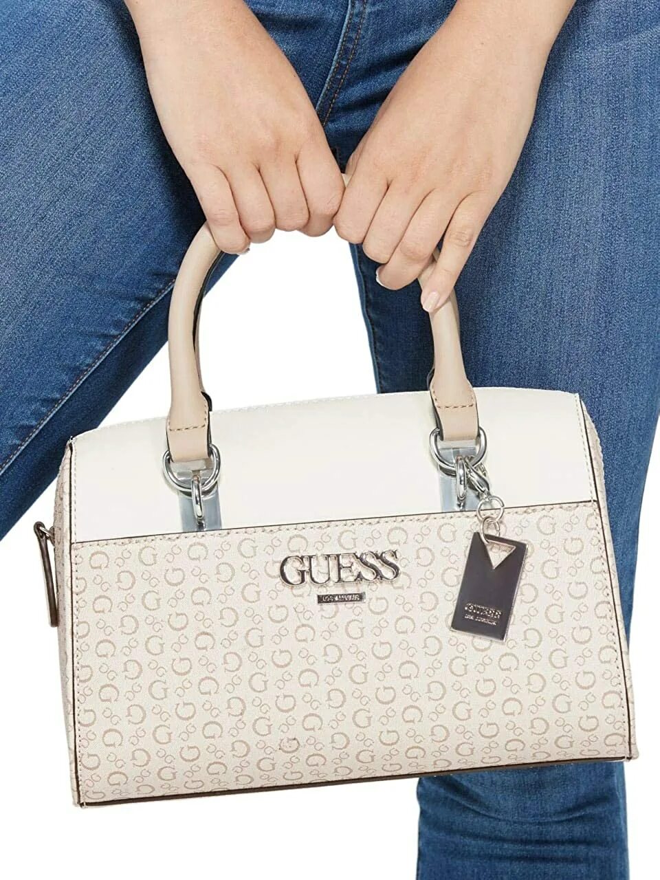 Сумка гуес оригинал. Сумки guess 2023. Сэтчел guess Factory. Guess Factory сумка. Сумка guess Factory оригинал.