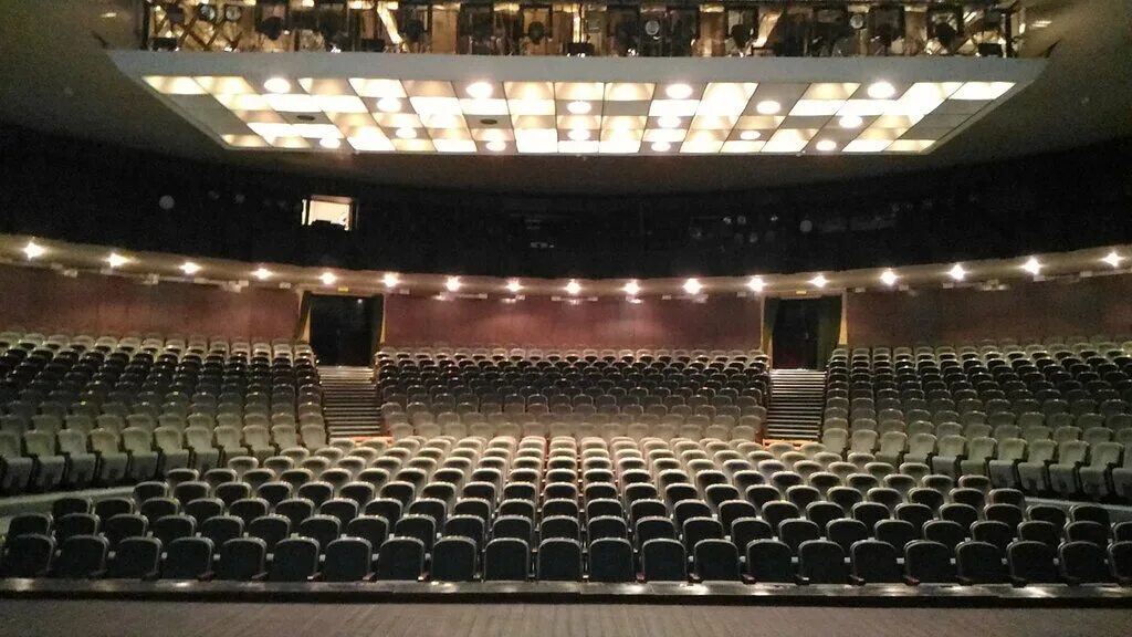 театр драмы имени горького тула. театр драмы тула. тульский академический театр драмы зимой. драмтеатр тула тула. м.