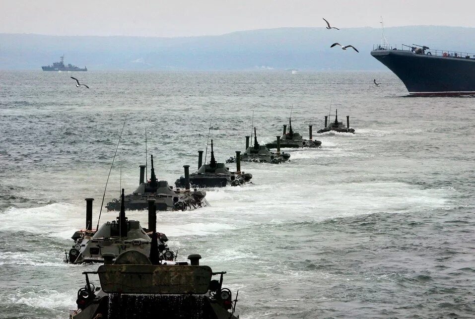 Новороссийск вмф морская пехота. Высадка десанта морской пехоты. Высадка десанта морской пехоты. Высадка российского десанта. Высадка российского десанта.
