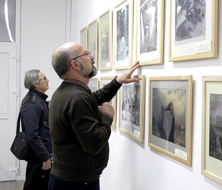 Художники вк. Выставка предоставлена. Кандинский краснодар выставка. Кандинский краснодар выставка. Директор музея серпухов.