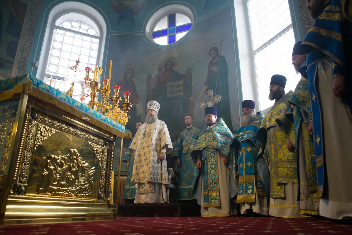 ростов на дону благовещенский храм настоятель. иерей сергий митасов. сретенский храм ростов расписание. церковь сретения господня, ростов-на-дону. ульяновск епархия храм сретения господня.